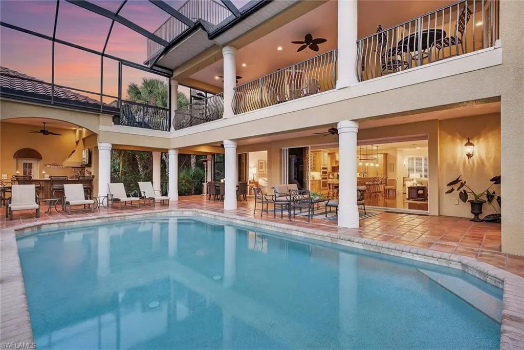 556 Eagle Creek Dr, Naples