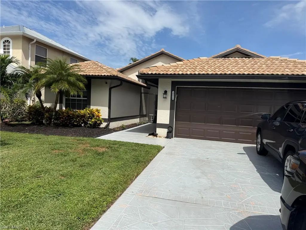 10880 Longshore Way W, Naples