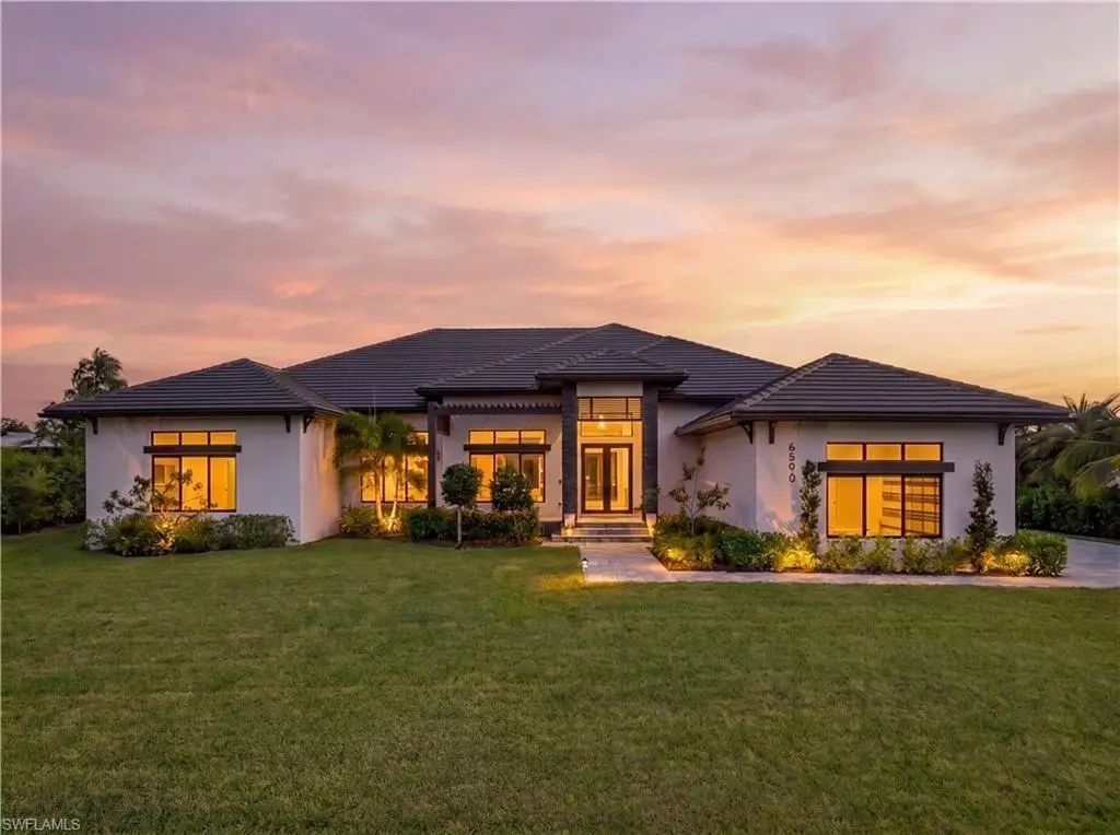 6590 Trail Blvd, Naples
