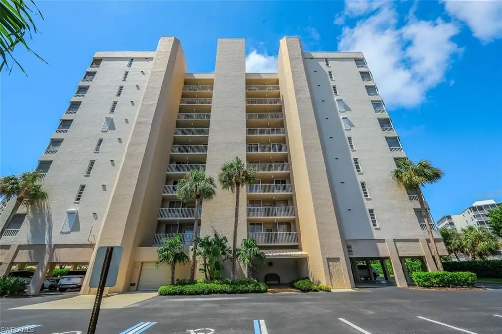 11118 Gulf Shore Dr 803, Naples