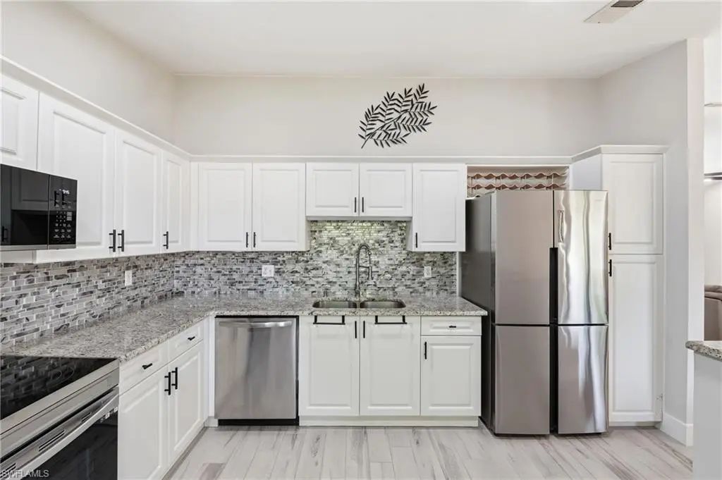 3207 Horse Carriage Way 10, Naples