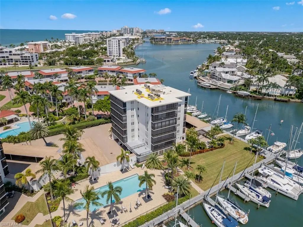 2170 Gulf Shore Blvd N 41e, Naples