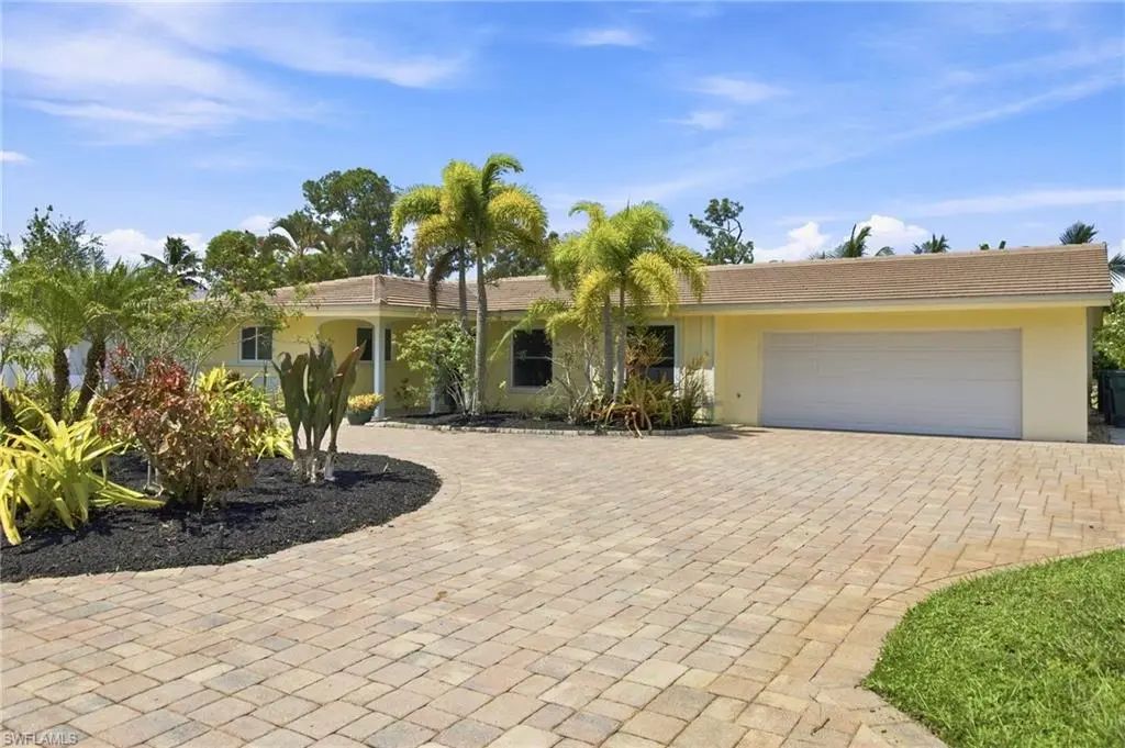 64 Pebble Beach Blvd, Naples