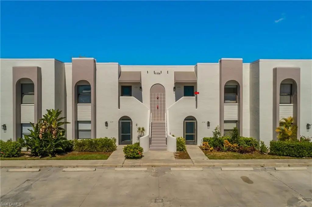 3326 Olympic Dr 424, Naples