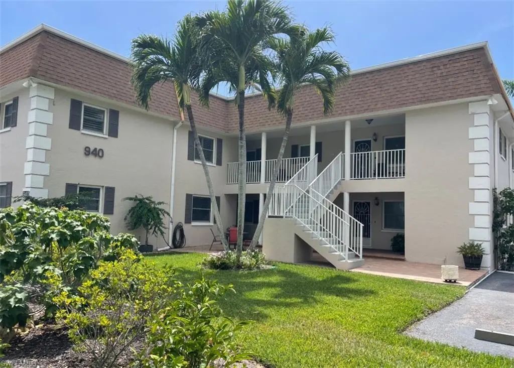 940 3rd St S 202, Naples