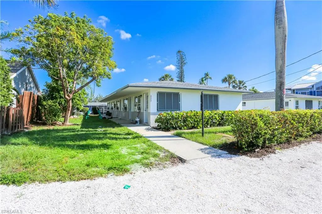 2829 Shoreview Dr 5, Naples