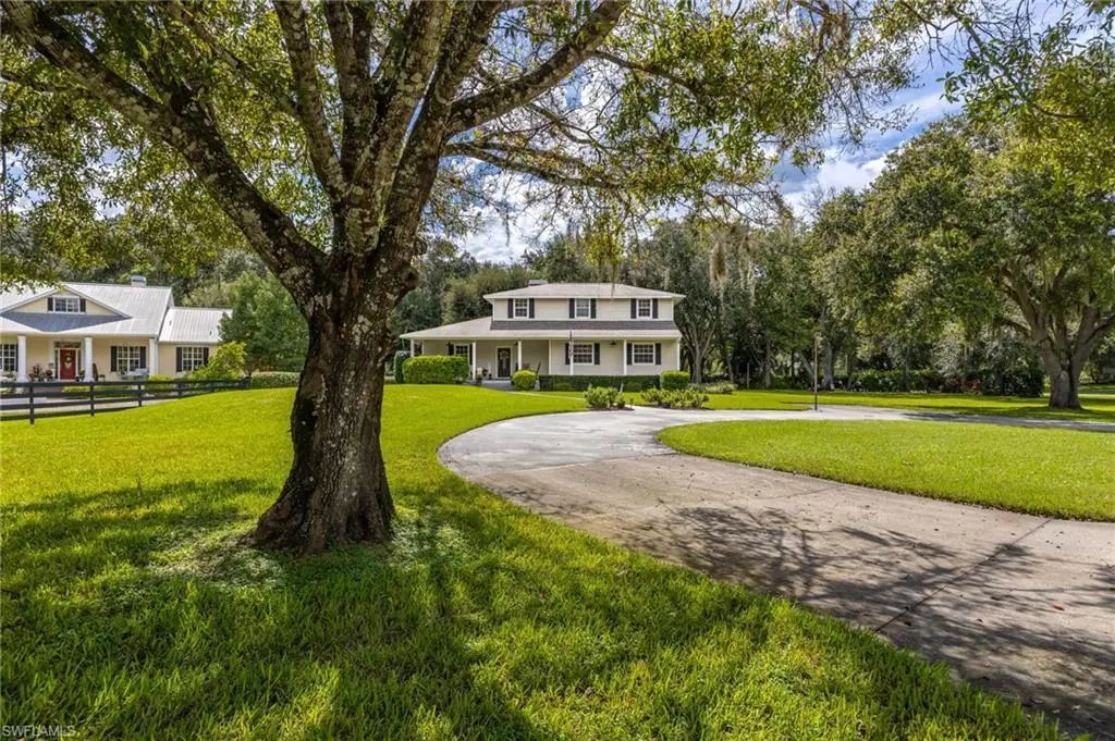 4691 Long Lake Dr, Fort Myers