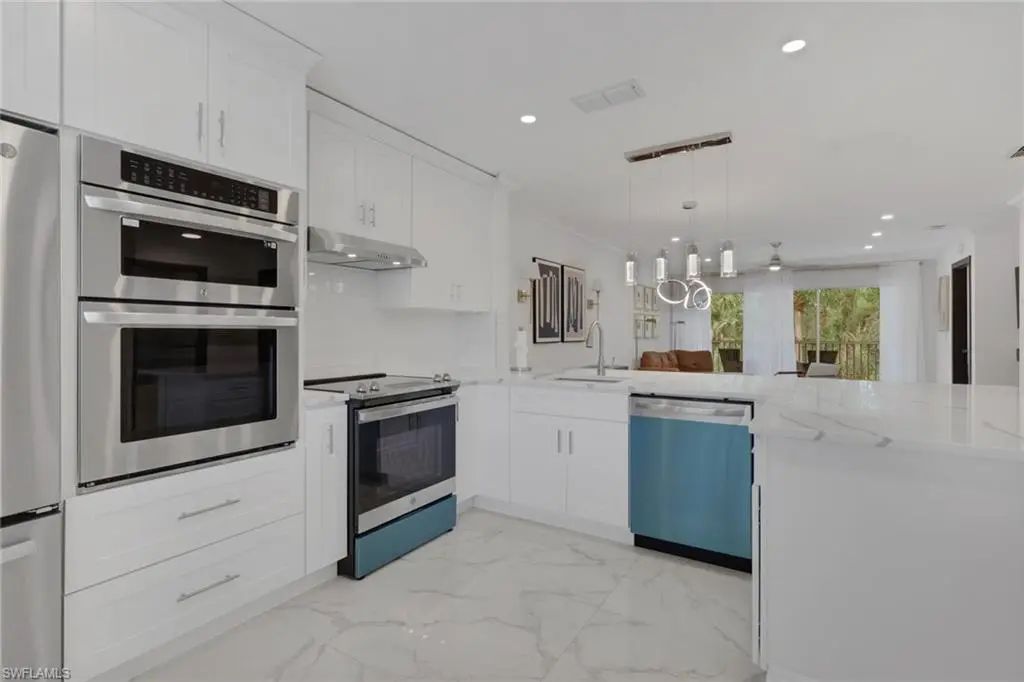 620 Luisa Ct 4, Naples