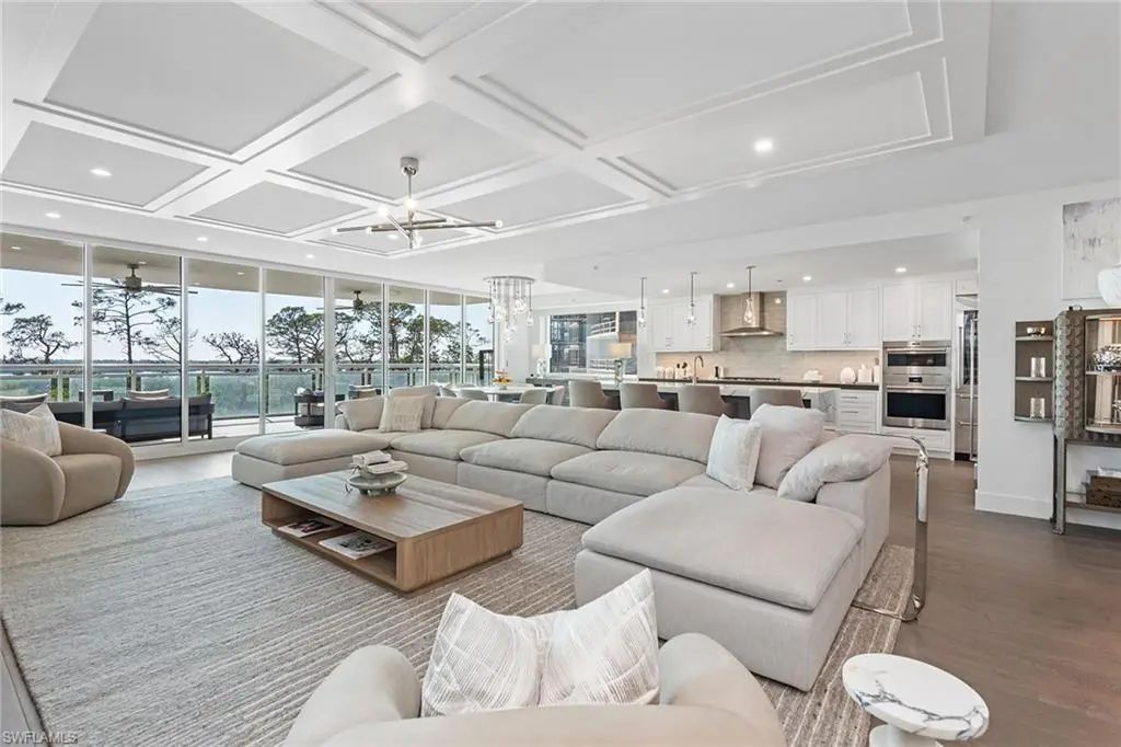13945 Old Coast Rd 406, Naples