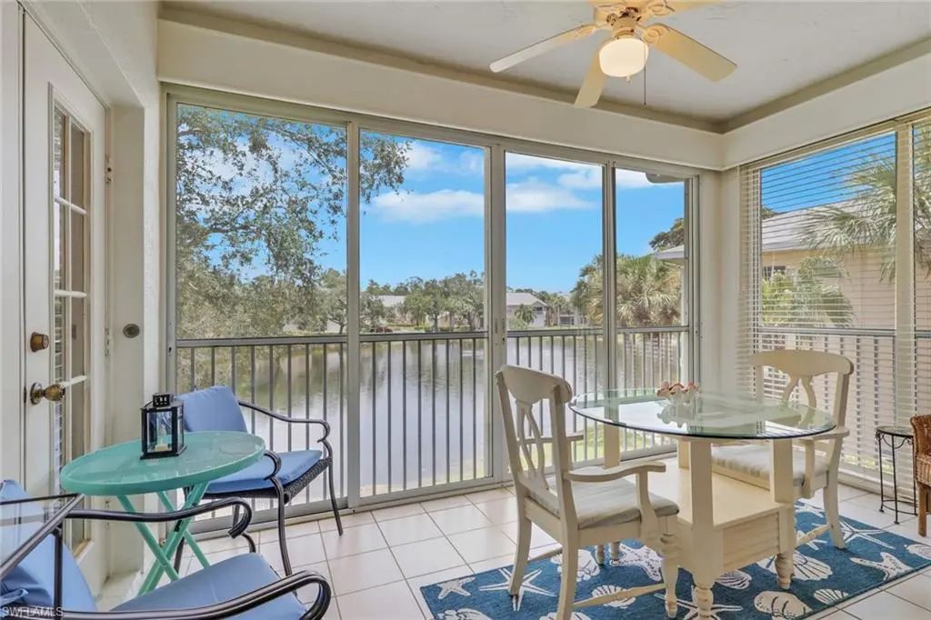 680 Wiggins Lake Dr 202, Naples