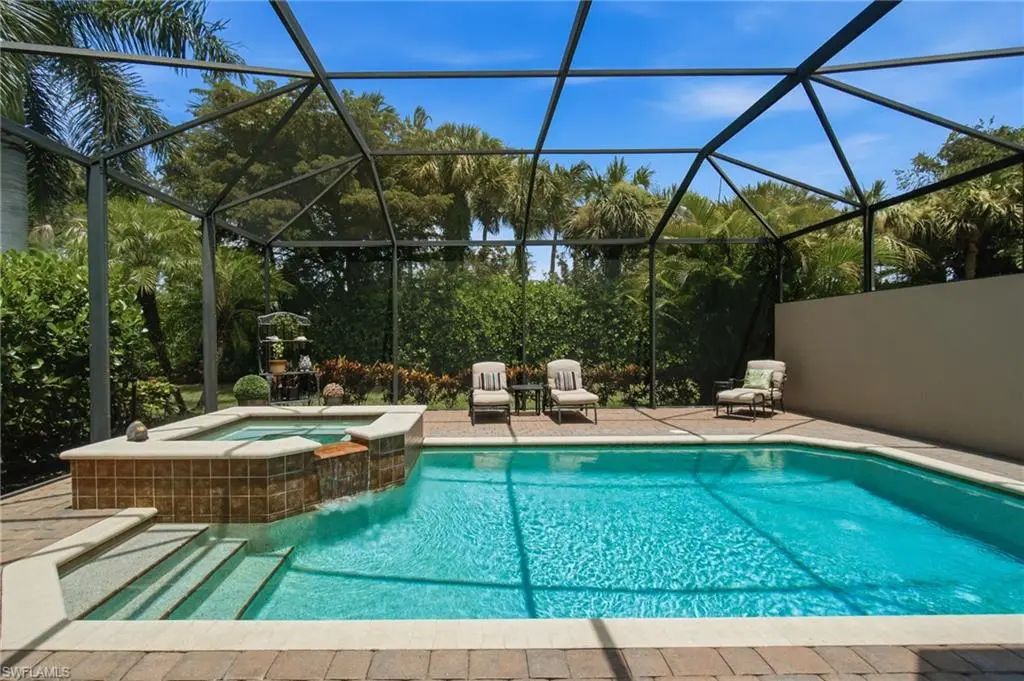 7381 Moorgate Point Way, Naples