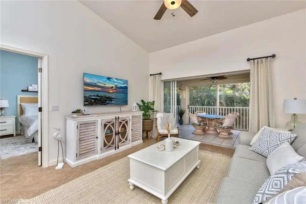 1941 Cascades Dr 5704, Naples