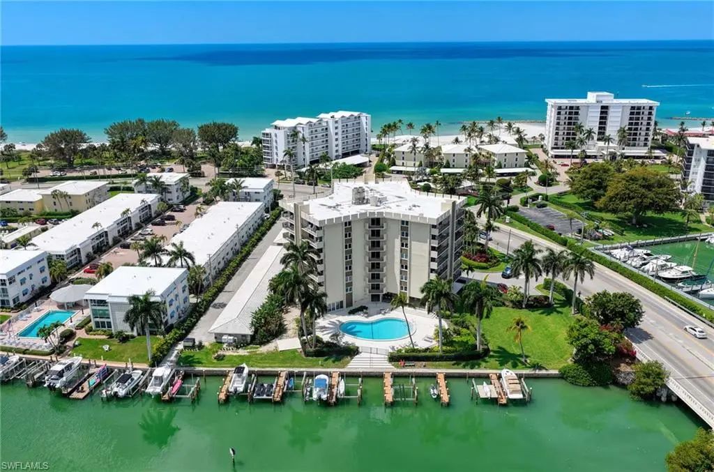 2150 Gulf Shore Blvd N 605, Naples