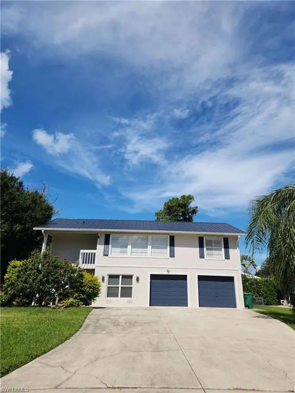1337 Center Ln, Naples