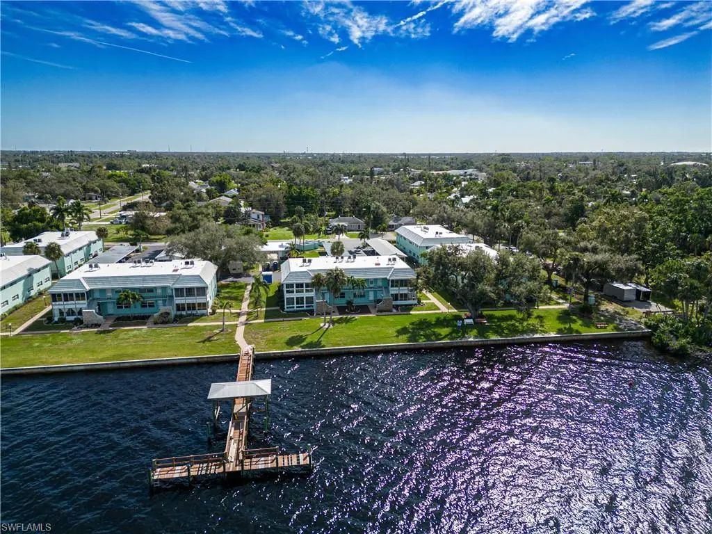 3225 E Riverside Dr 48d, Fort Myers
