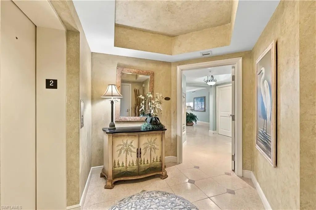 1060 Borghese Ln 205, Naples