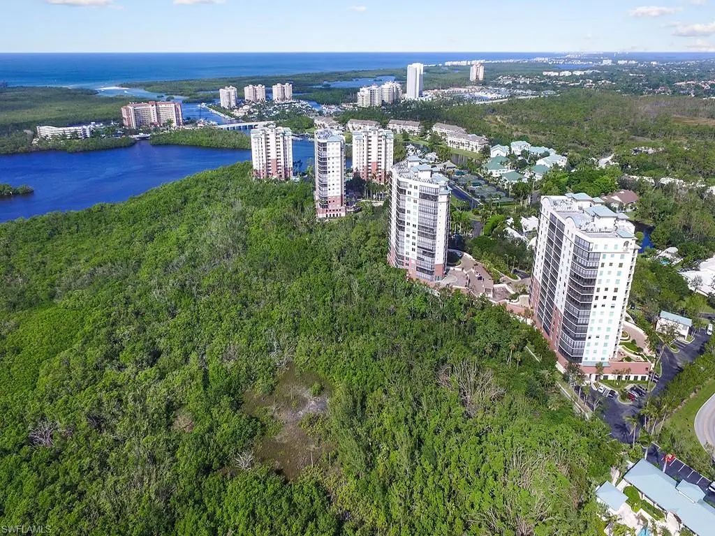 455 Cove Tower Dr 903, Naples