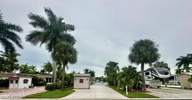 1318 Silver Lakes Blvd, Naples