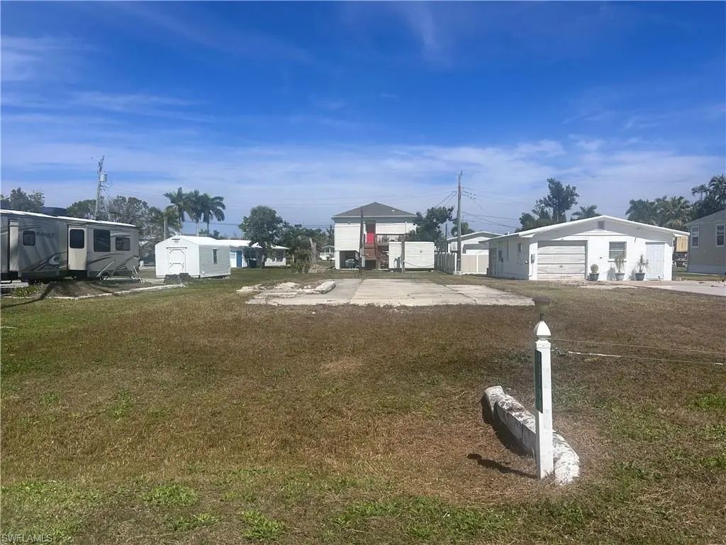 13190 Point Breeze Dr, Fort Myers