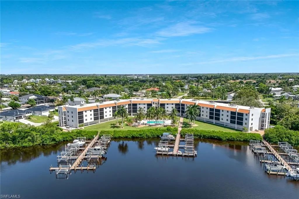 226 3rd St 206, Bonita Springs