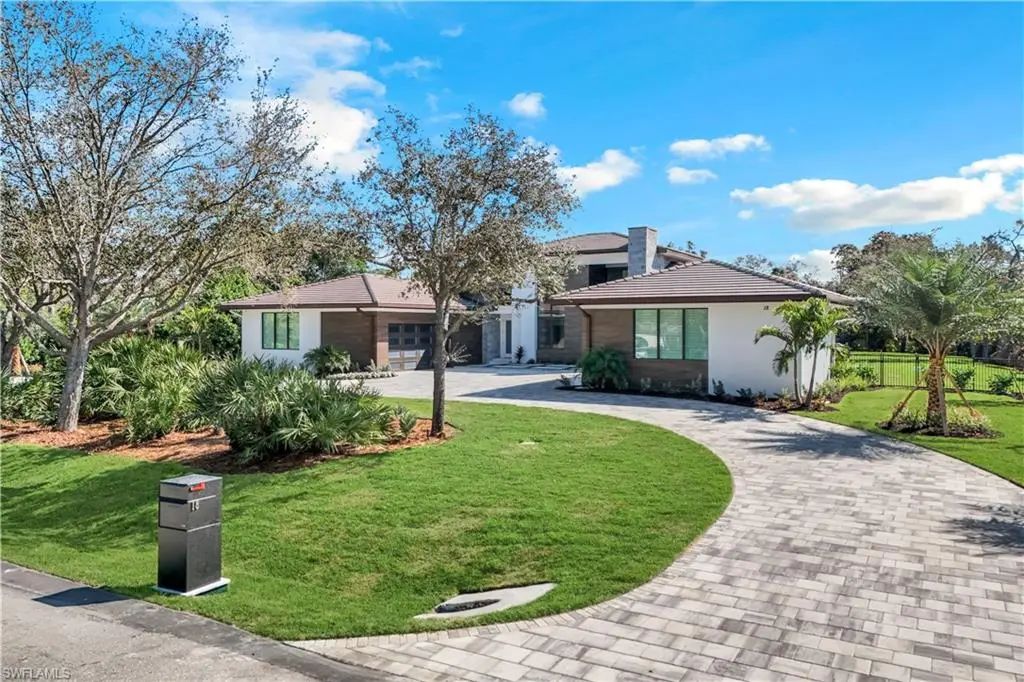 18 Caribbean Rd, Naples
