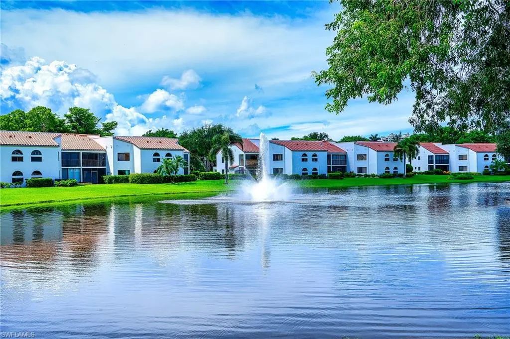 661 Windsurf Ln A-202, Naples