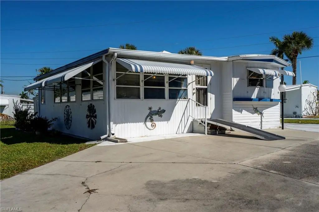 5558 Palm Beach Blvd 14, Fort Myers