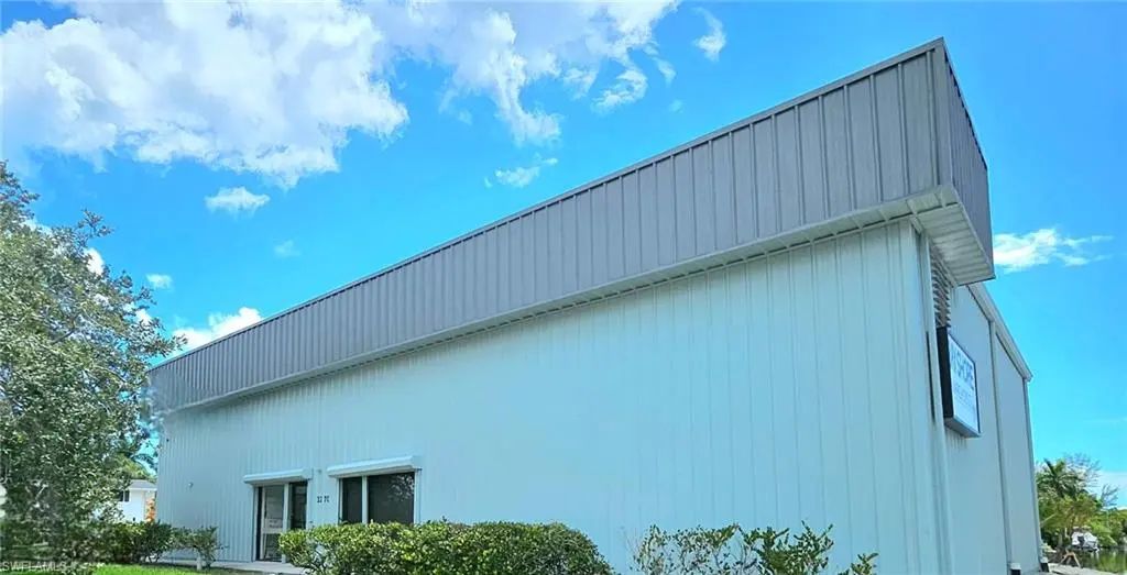 3270 Bayshore Dr, Naples