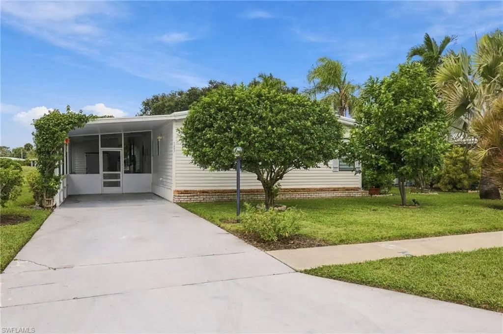 105 Calais Ct, Naples
