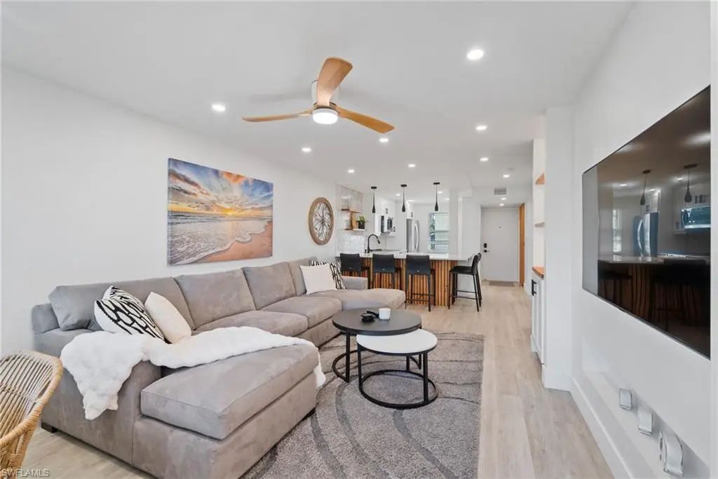 1624 Pine Valley Dr 103, Fort Myers