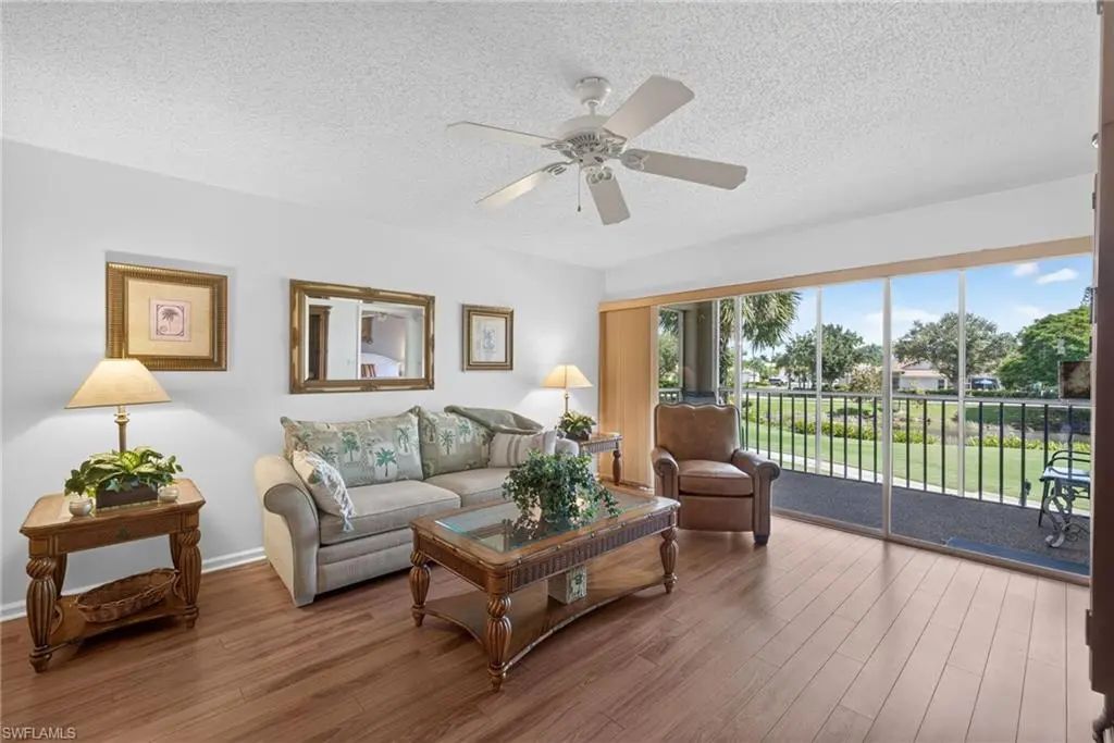 6945 Dennis Cir 203, Naples