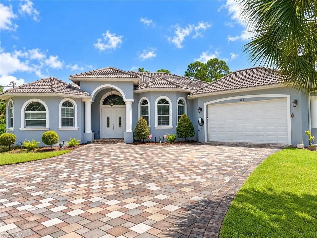 690 Wilson Blvd S, Naples