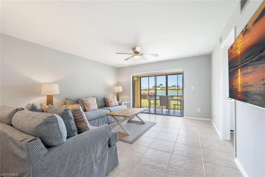 7220 Coventry Ct 210, Naples