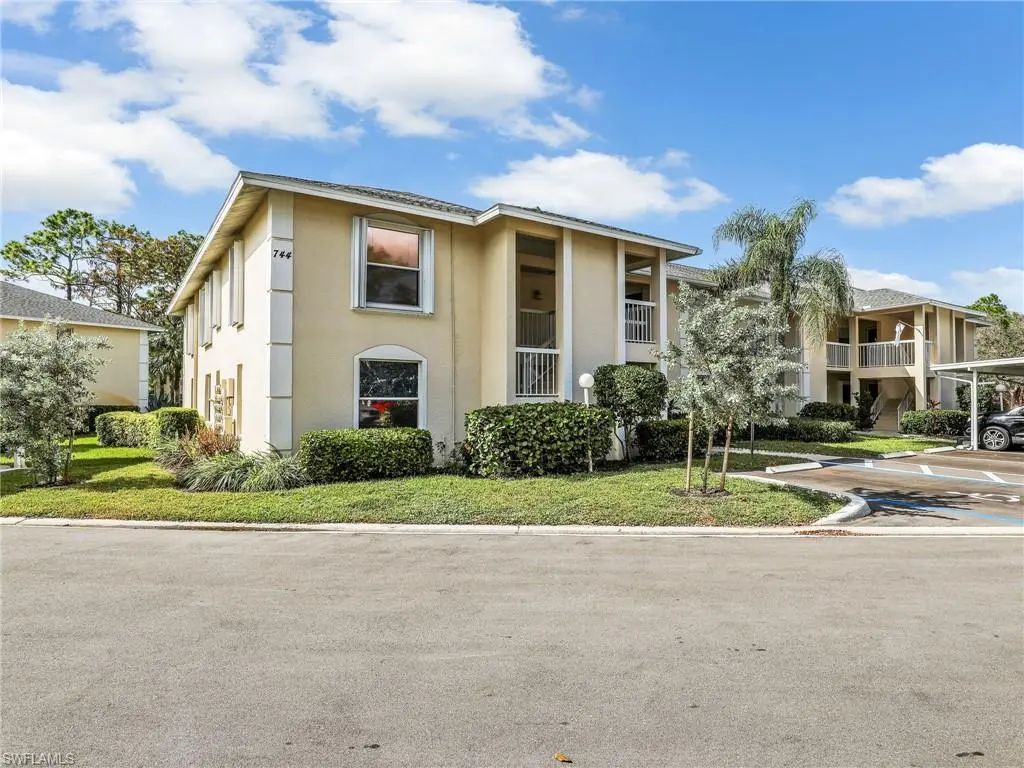 744 Landover Cir 101, Naples