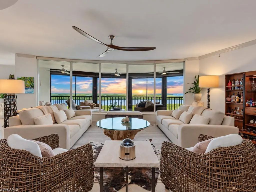 1050 Borghese Ln 804, Naples