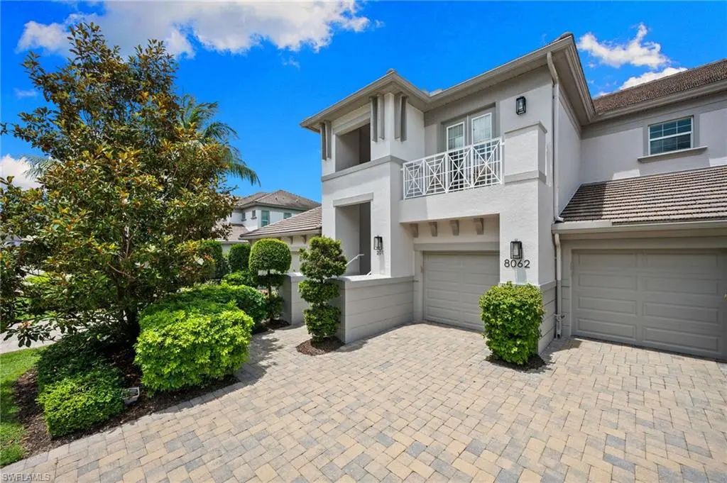 8062 Signature Club Cir 201, Naples
