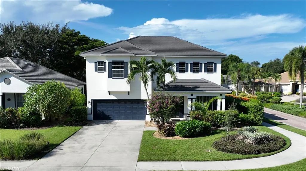 8213 Laurel Lakes Blvd, Naples