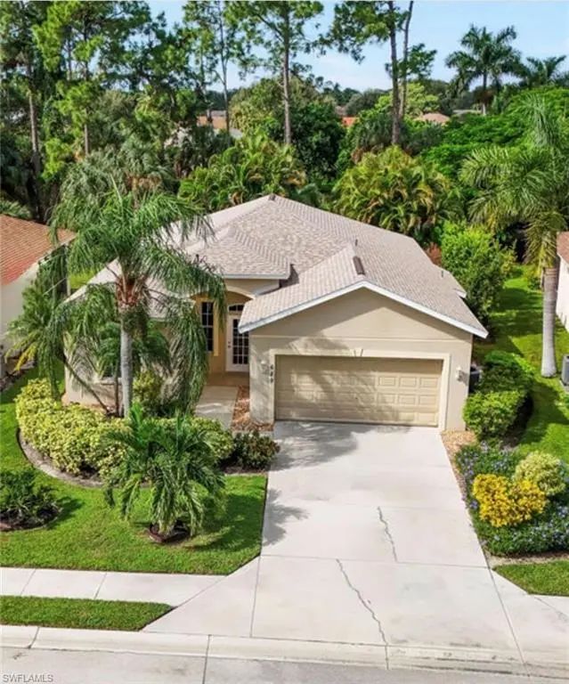 689 Crossfield Cir, Naples