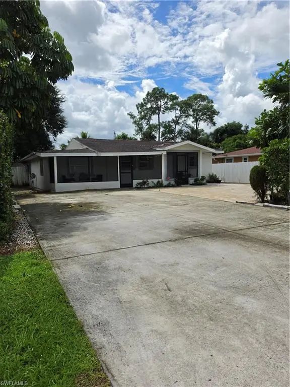 5230 Warren St, Naples