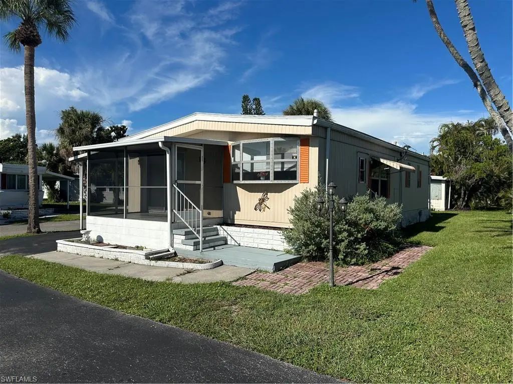 1100 University Pkwy 15, Sarasota