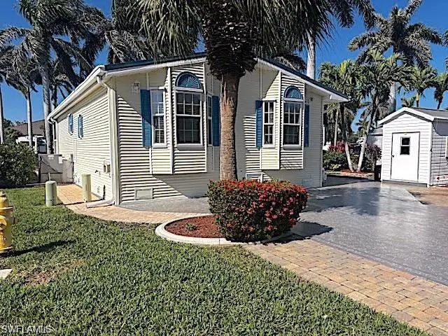 1234 Silver Lakes Blvd, Naples