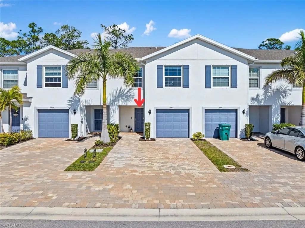 15527 Wildflower Cir, Naples