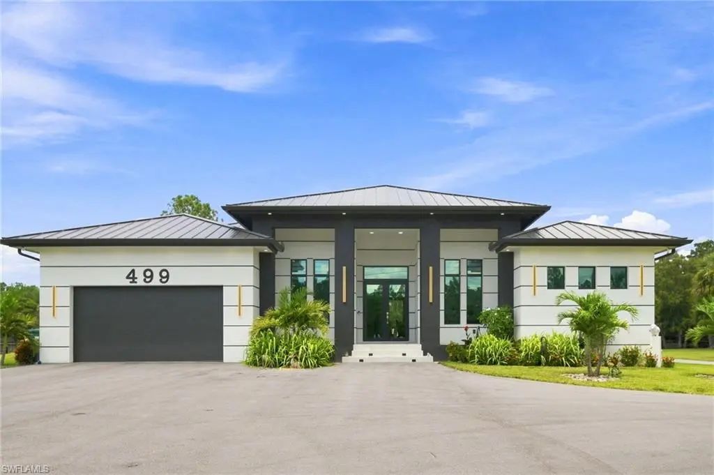 499 Golden Gate Blvd E, Naples