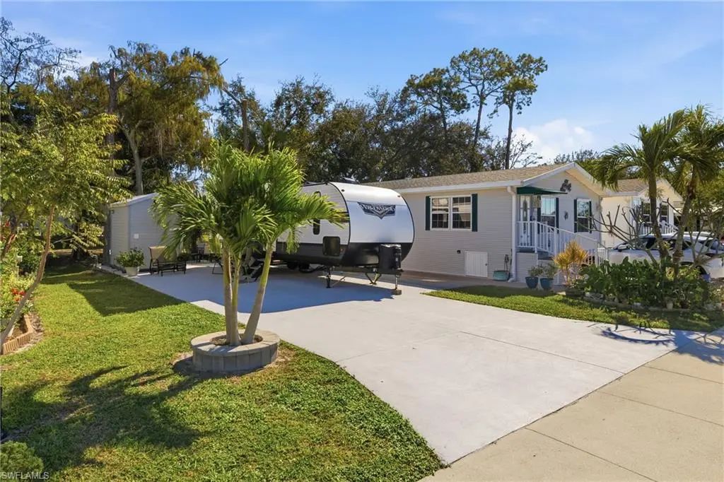 26 Bass Ln, Naples