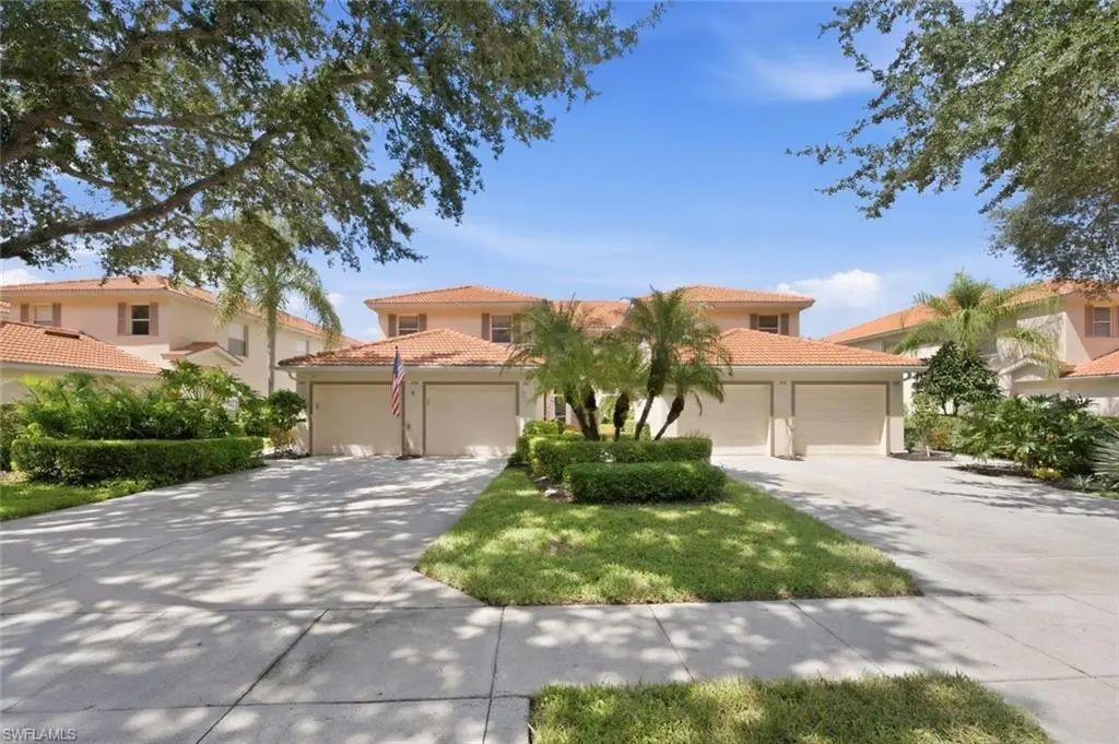 250 Robin Hood Cir 201, Naples