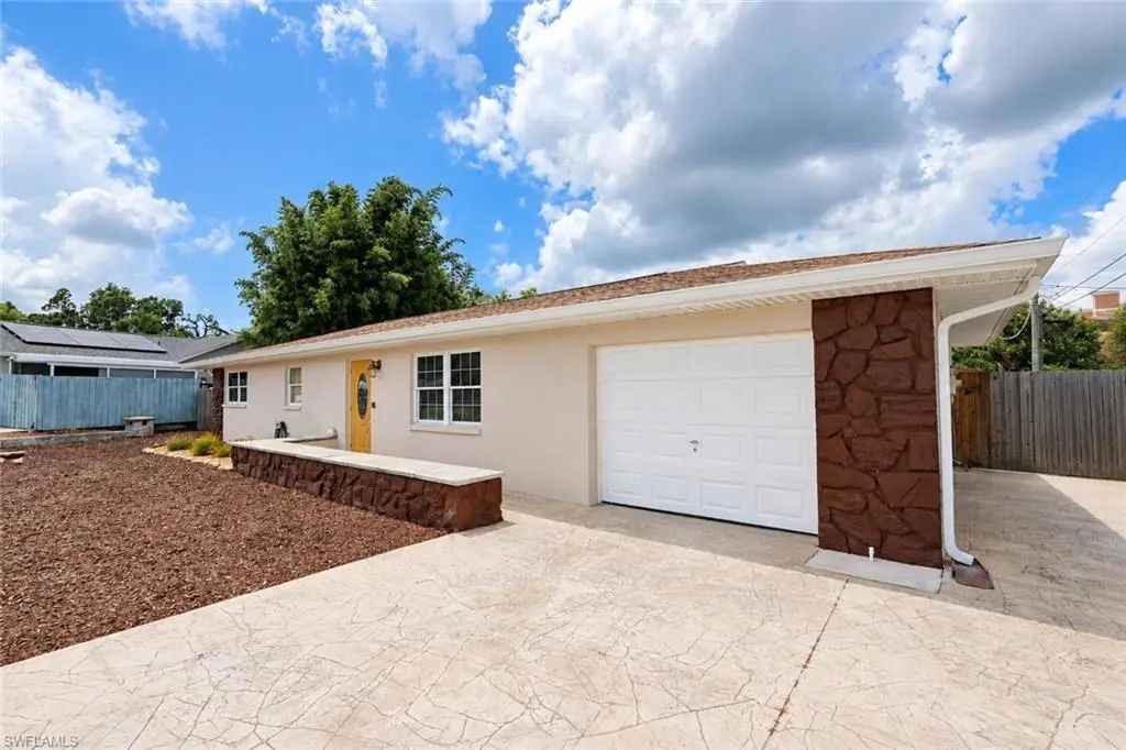 18386 Ostego Dr, Fort Myers