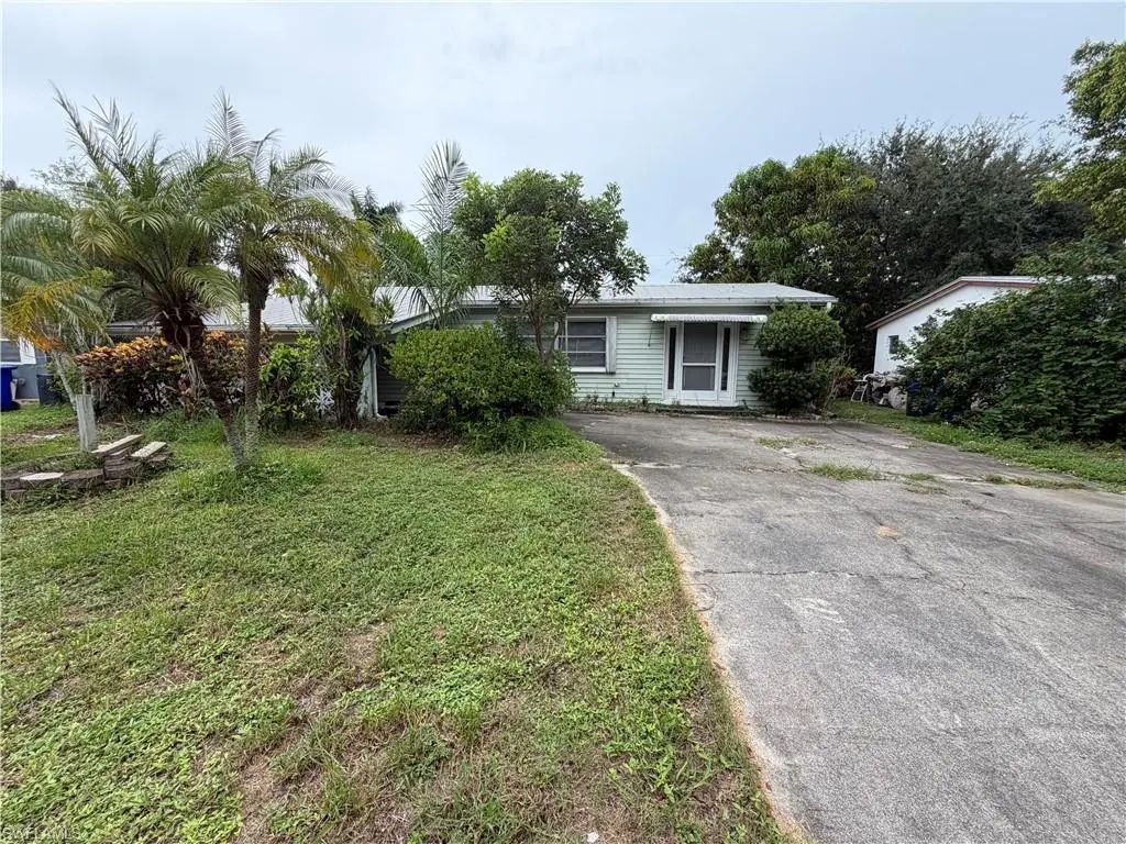 1030 22nd Ave N, Naples
