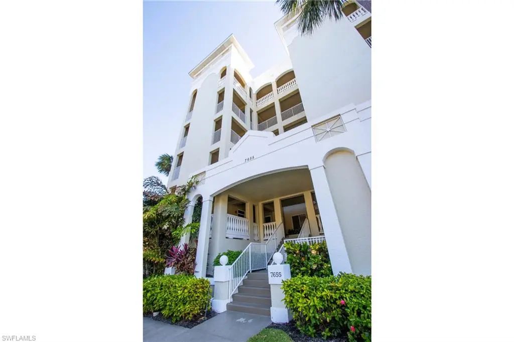 7655 Pebble Creek Cir 201, Naples