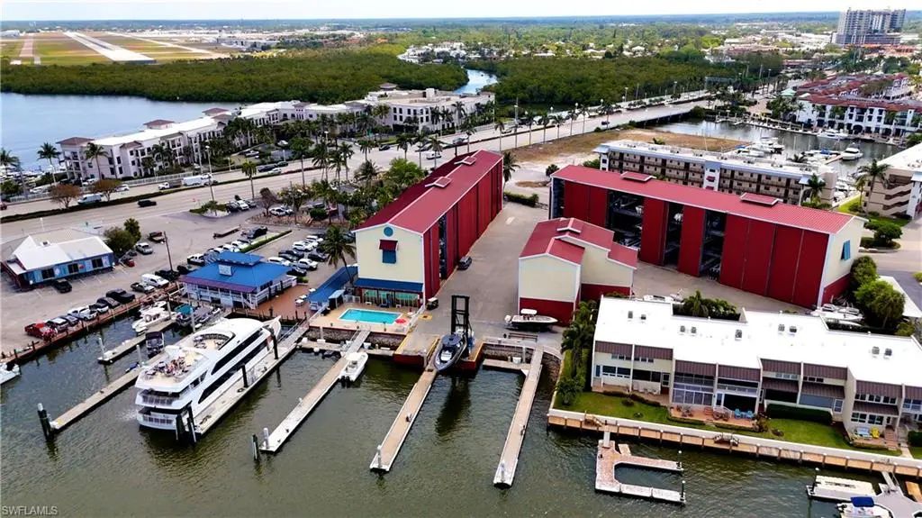 750 River Point  B2-13 Dr, NAPLES, FL, 34102
