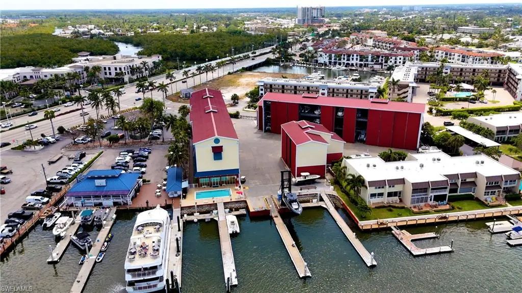 750 River Point  B2-13 Dr, NAPLES, FL, 34102